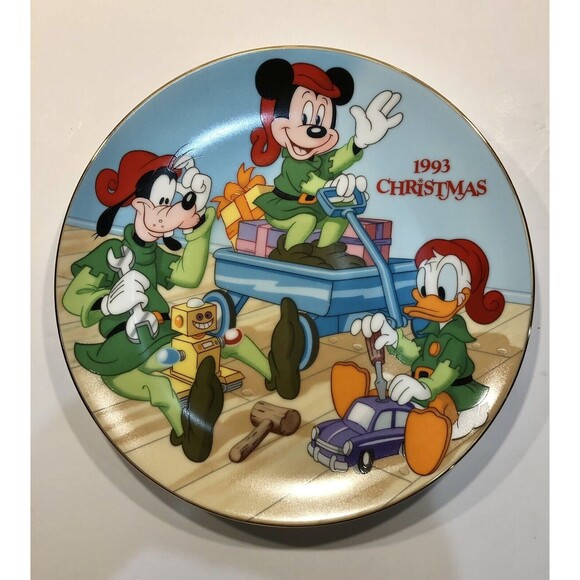 COLLECTABLE PLATTE CHRISTMAS 1993 THE WALT DISNEY COMPANY 8.5" DIAMETER - Picture 1 of 4